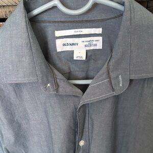 Old Navy Men's Slate Gray Button-Down Shirt